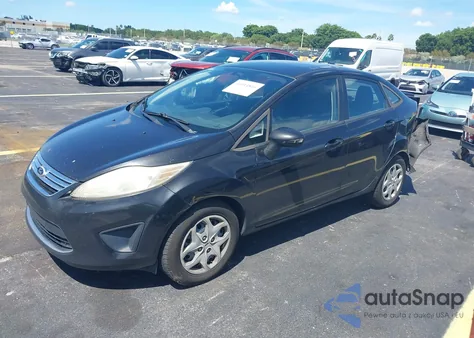 2013 Ford Fiesta Se z USA, uszkodzony, nr VIN 3FADP4BJ2DM131790